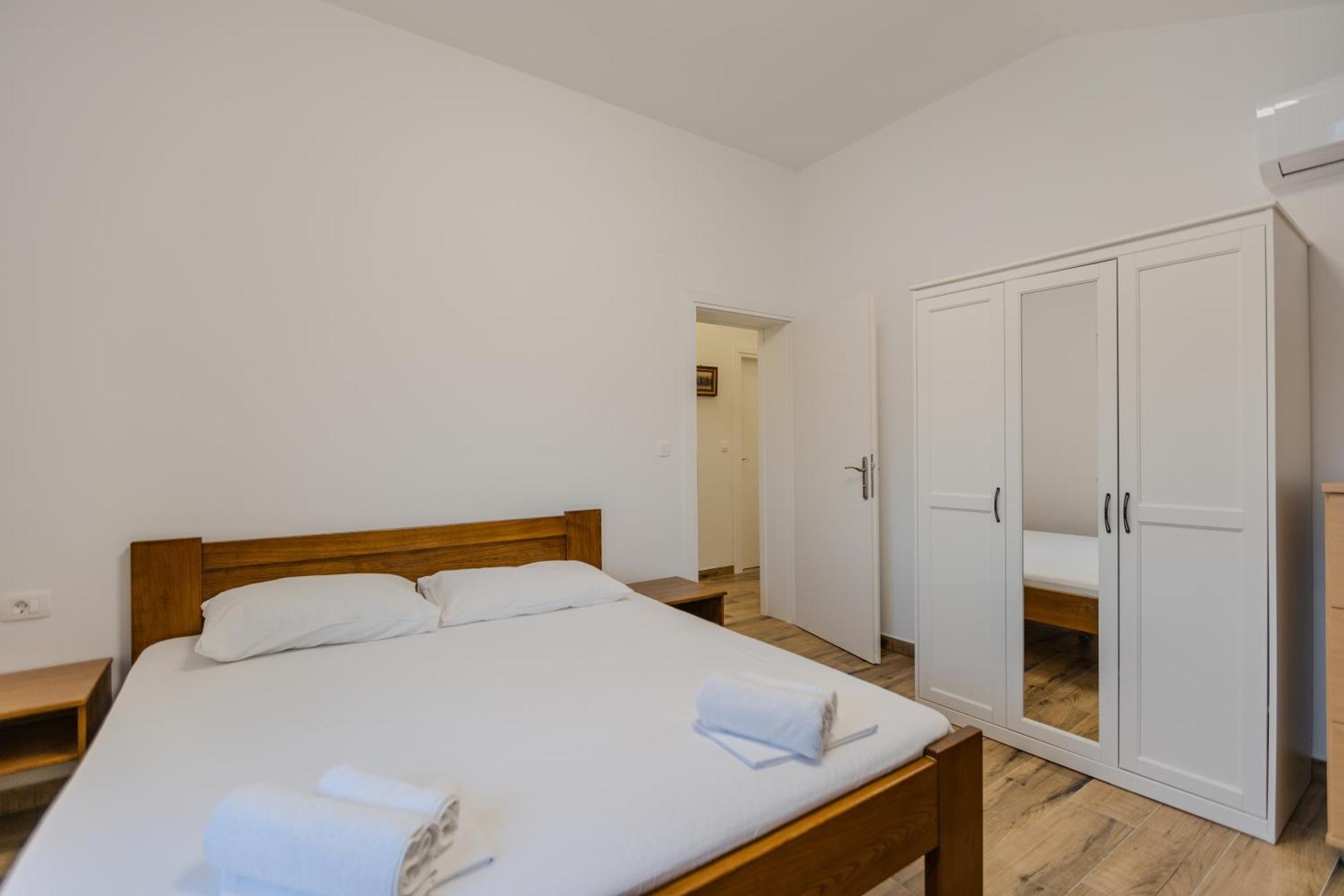 Apartments Lorena Privlaka  Eksteriør bilde