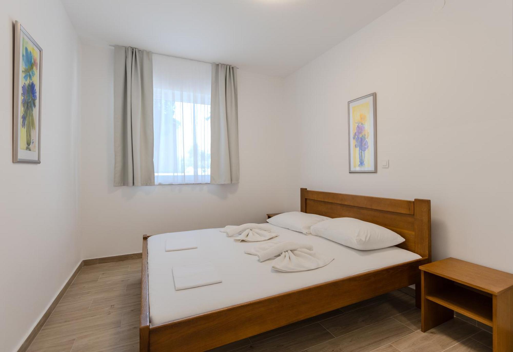 Apartments Lorena Privlaka  Eksteriør bilde