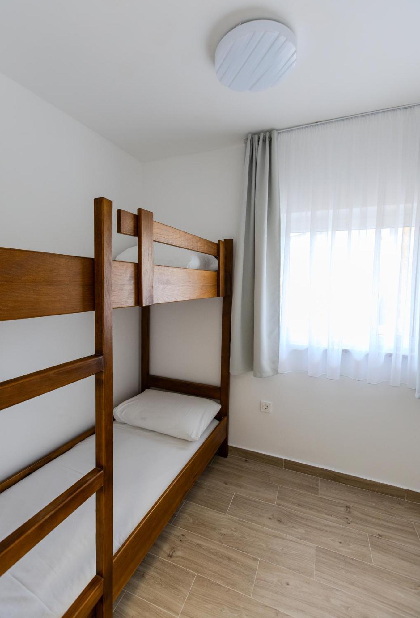 Apartments Lorena Privlaka  Eksteriør bilde