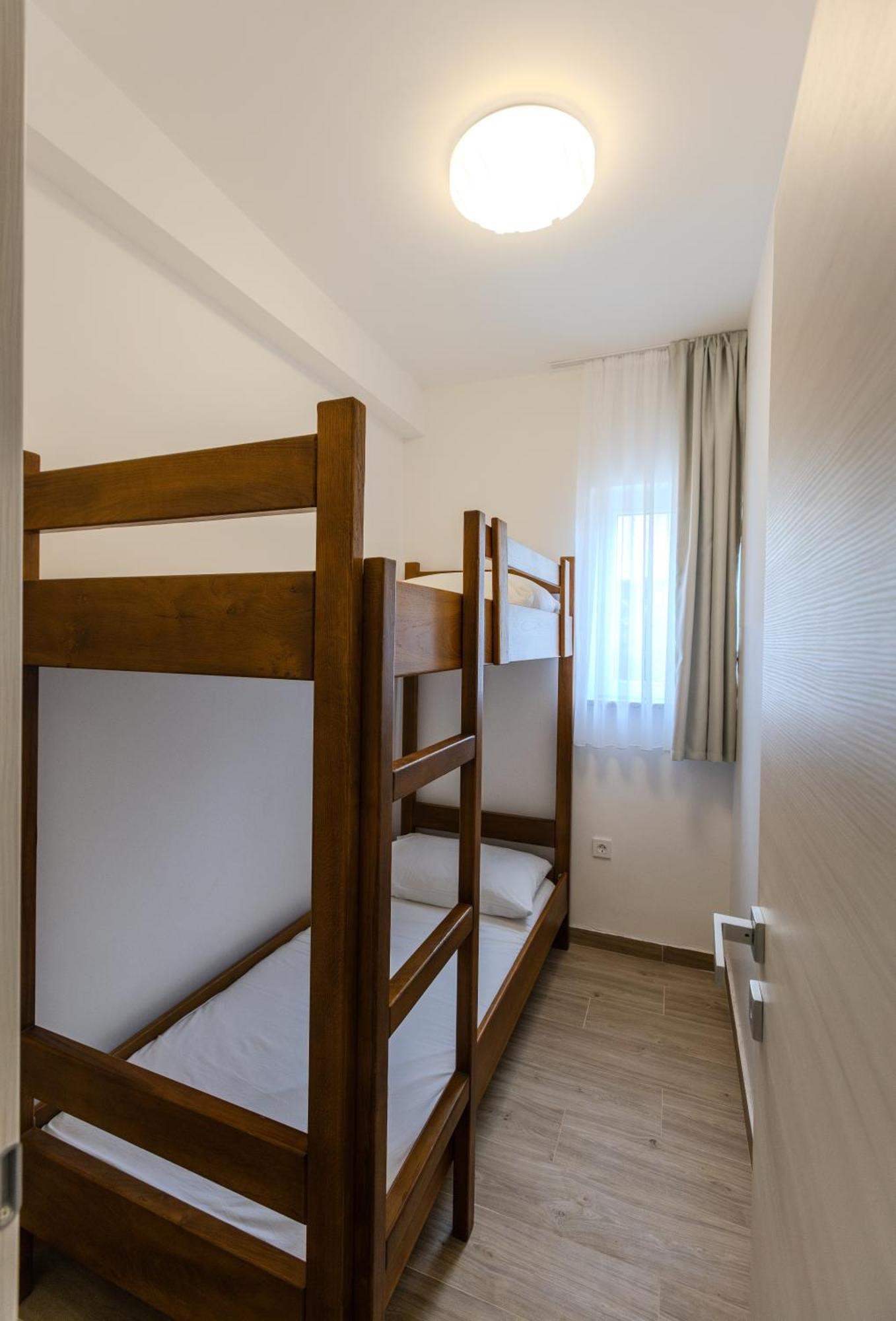 Apartments Lorena Privlaka  Eksteriør bilde